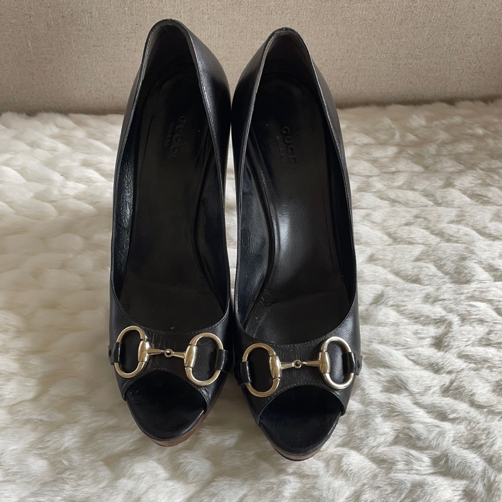 Black Gucci pumps